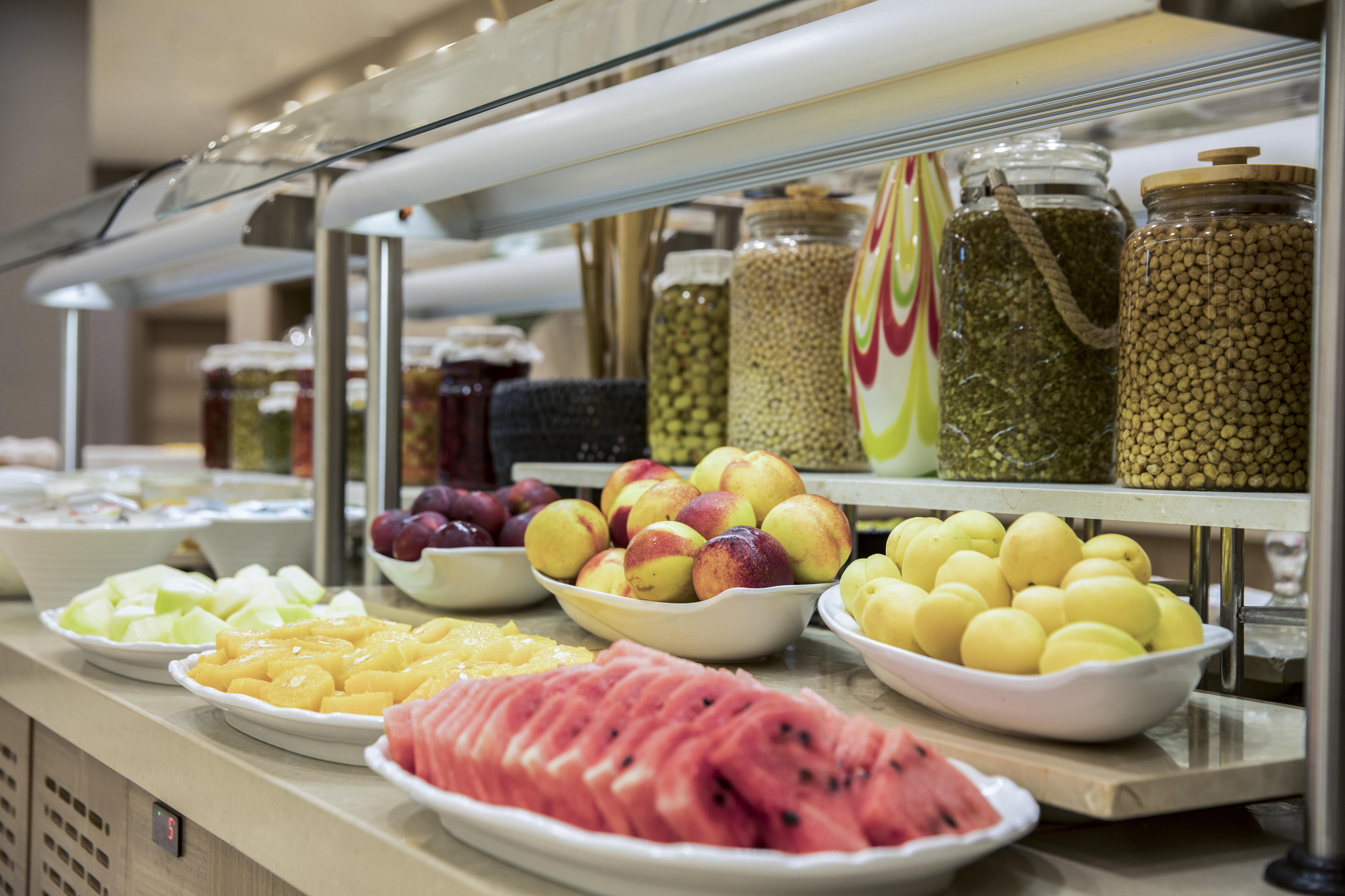 Clarion Hotel Golden Horn Istambul Extérieur photo A salad bar