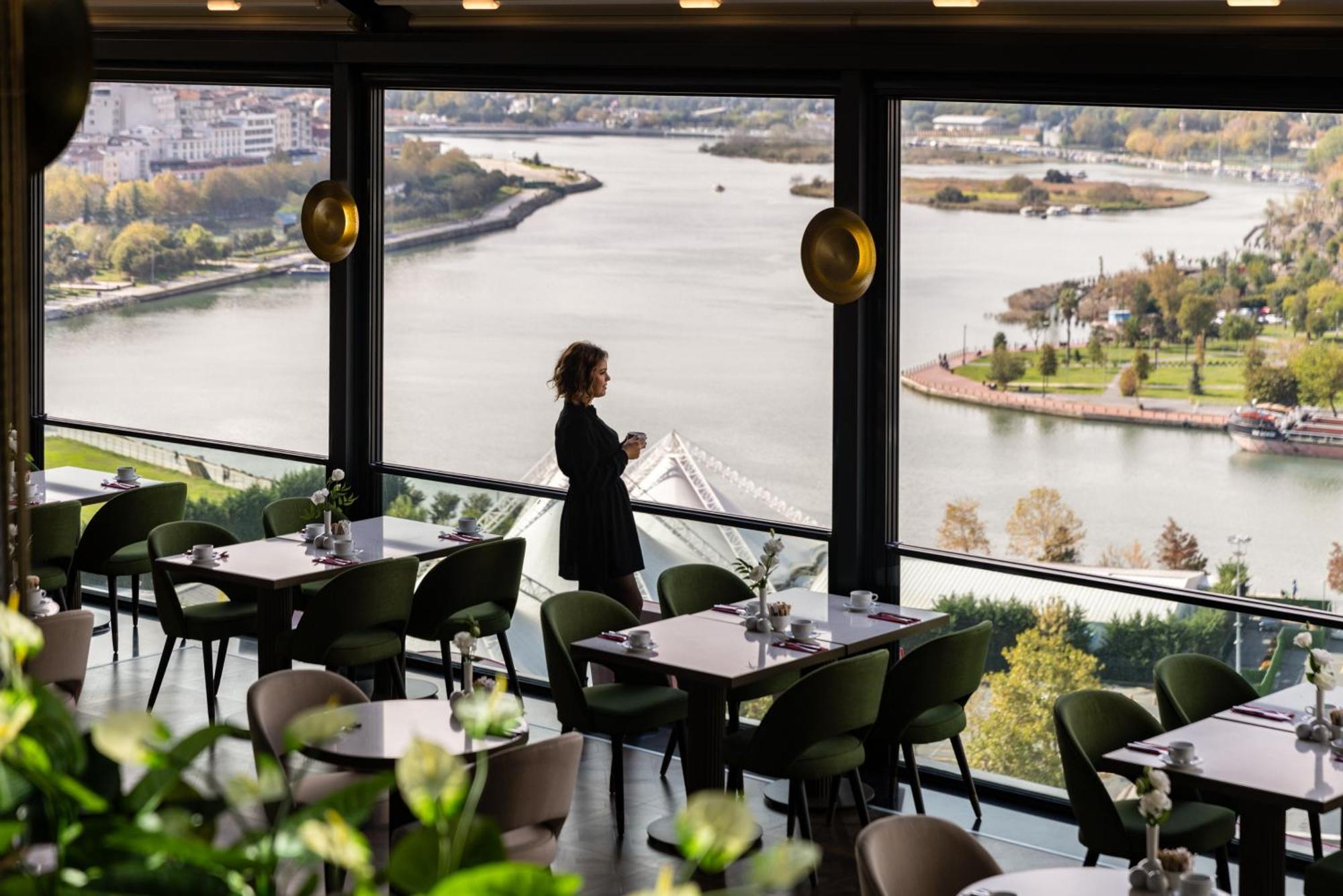 Clarion Hotel Golden Horn Istambul Extérieur photo The River Restaurant