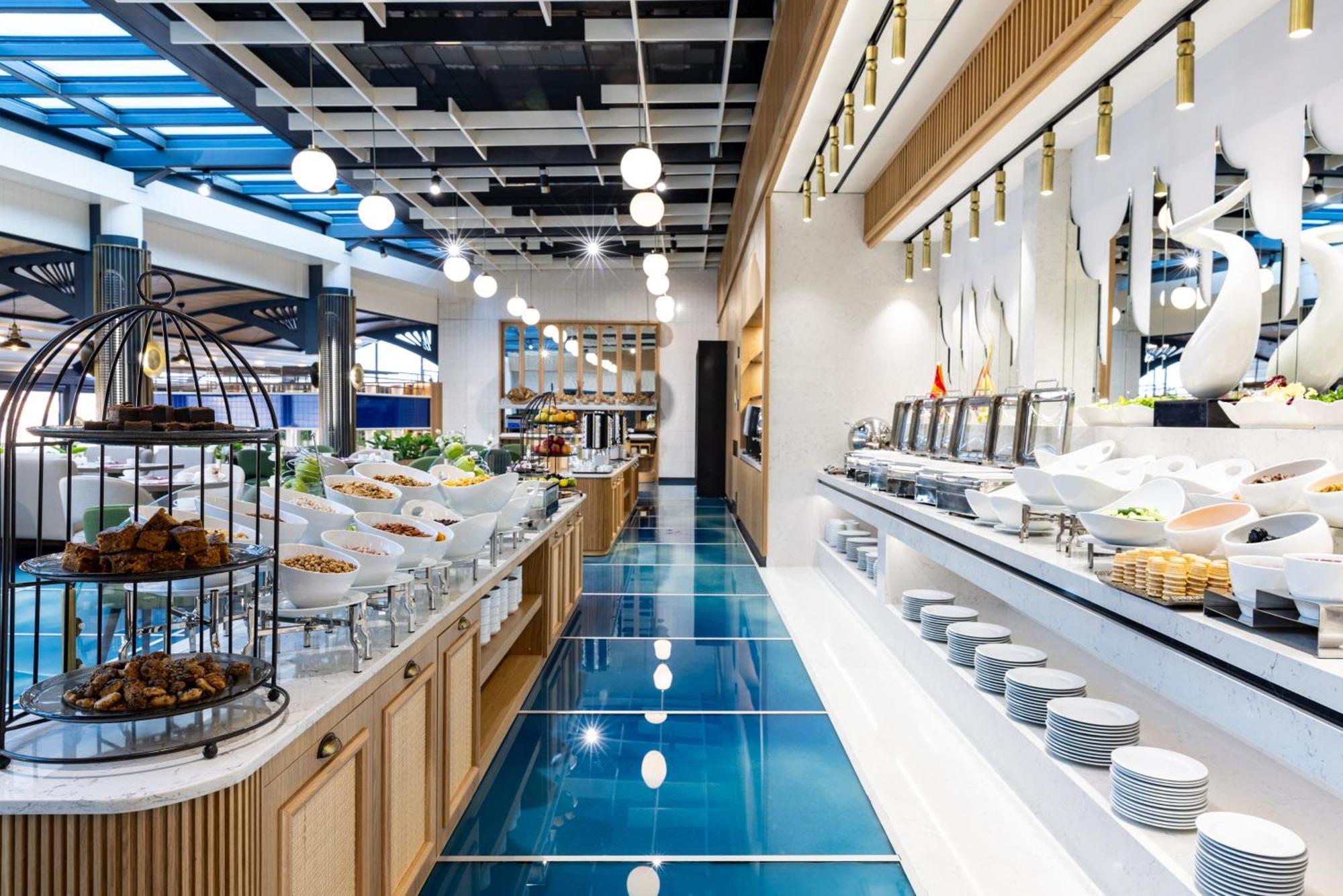 Clarion Hotel Golden Horn Istambul Extérieur photo The buffet at the lounge